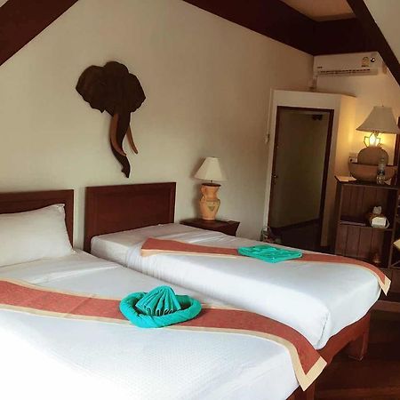 Coco Palace Resort Nai Harn Luaran gambar