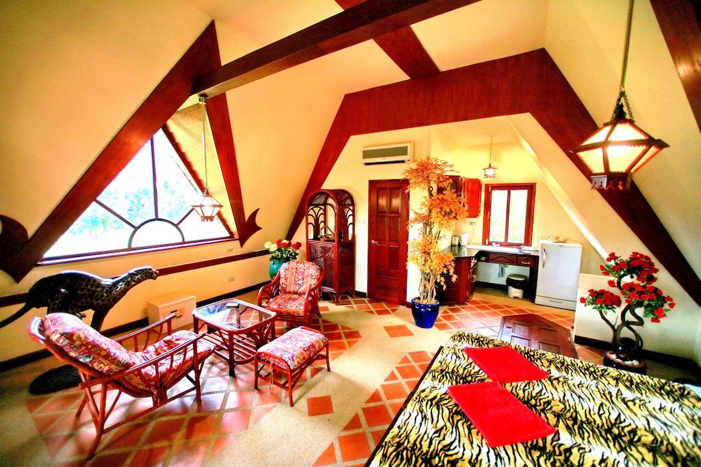 Coco Palace Resort Nai Harn Bilik gambar