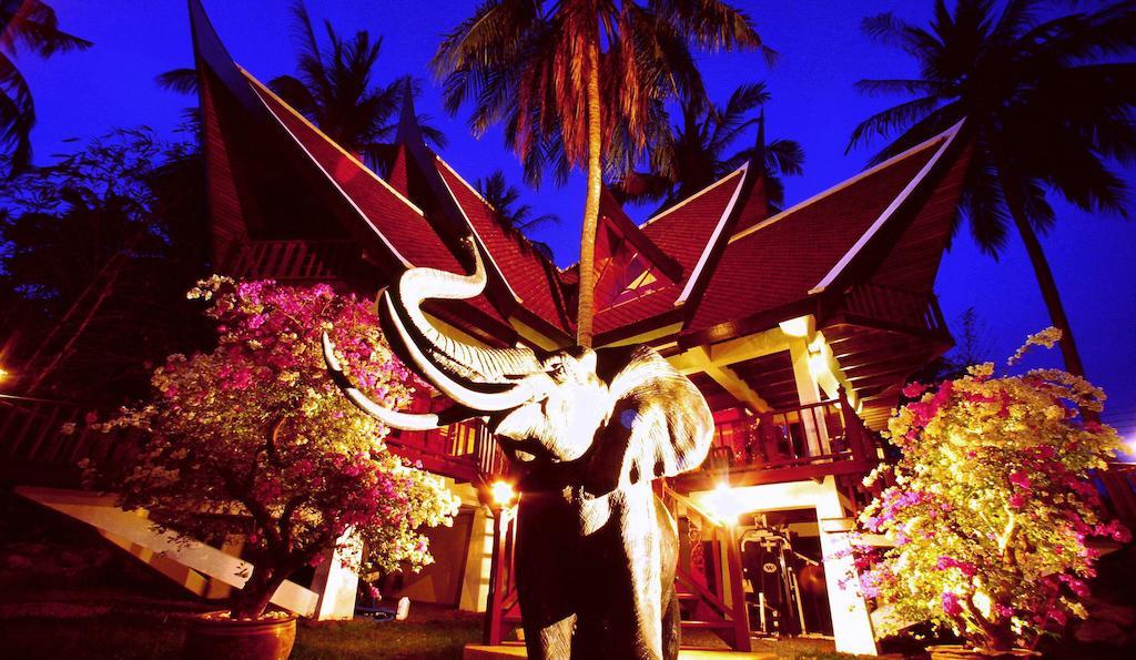 Coco Palace Resort Nai Harn Bilik gambar