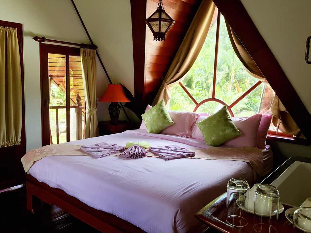 Coco Palace Resort Nai Harn Luaran gambar